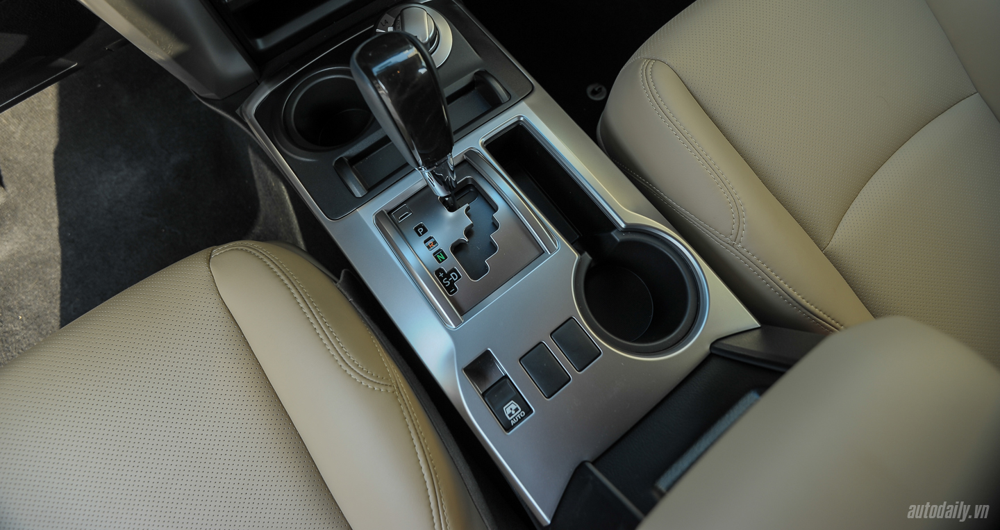 Ảnh chi tiết Toyota 4Runner SR5 2016 tại Hà Nội toyota 4runner 2016 (23).JPG