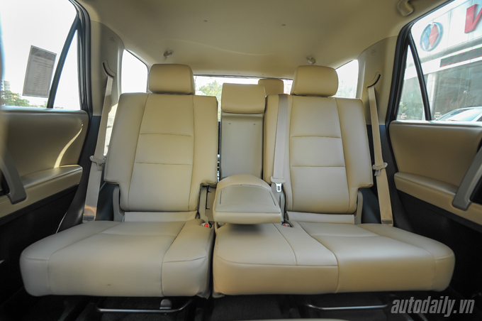 Toyota 4Runner SR5 2016 đầu tiên về Việt Nam, giá hơn 2,8 tỷ đồng toyota 4runner 2016 (27).jpg