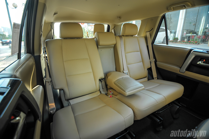 Ảnh chi tiết Toyota 4Runner SR5 2016 tại Hà Nội toyota 4runner 2016 (28).JPG