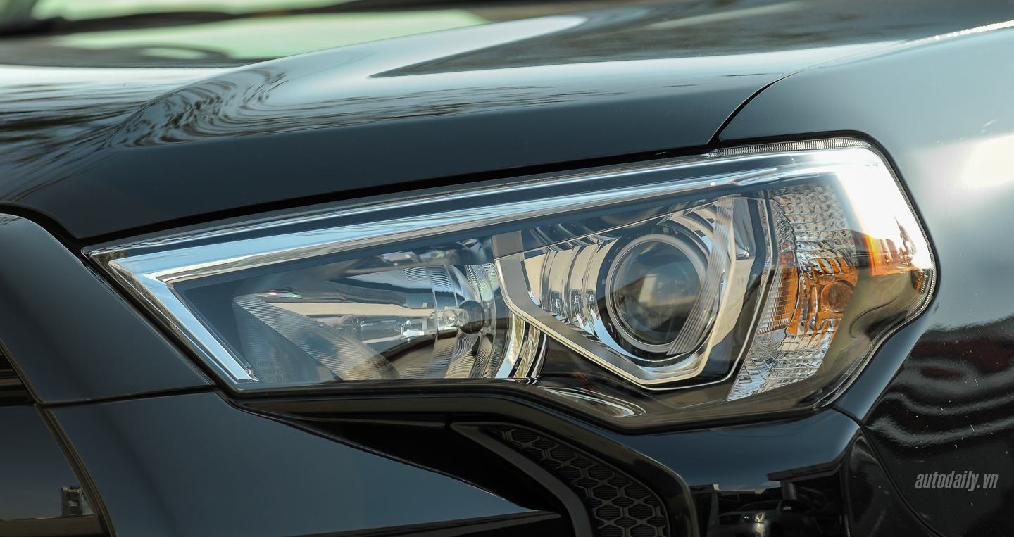 Ảnh chi tiết Toyota 4Runner SR5 2016 tại Hà Nội toyota 4runner 2016 (3).jpg