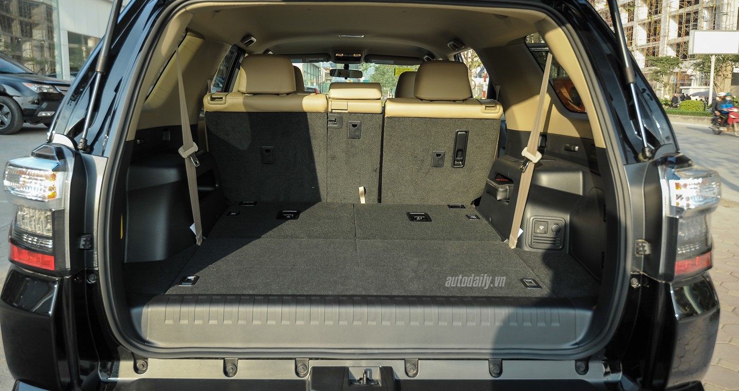 Ảnh chi tiết Toyota 4Runner SR5 2016 tại Hà Nội toyota 4runner 2016 (34).jpg