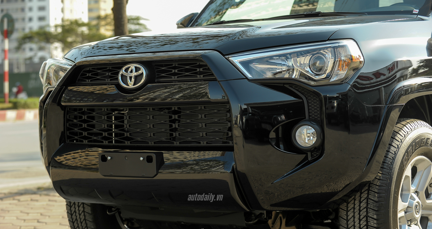Ảnh chi tiết Toyota 4Runner SR5 2016 tại Hà Nội toyota 4runner 2016 (5).jpg