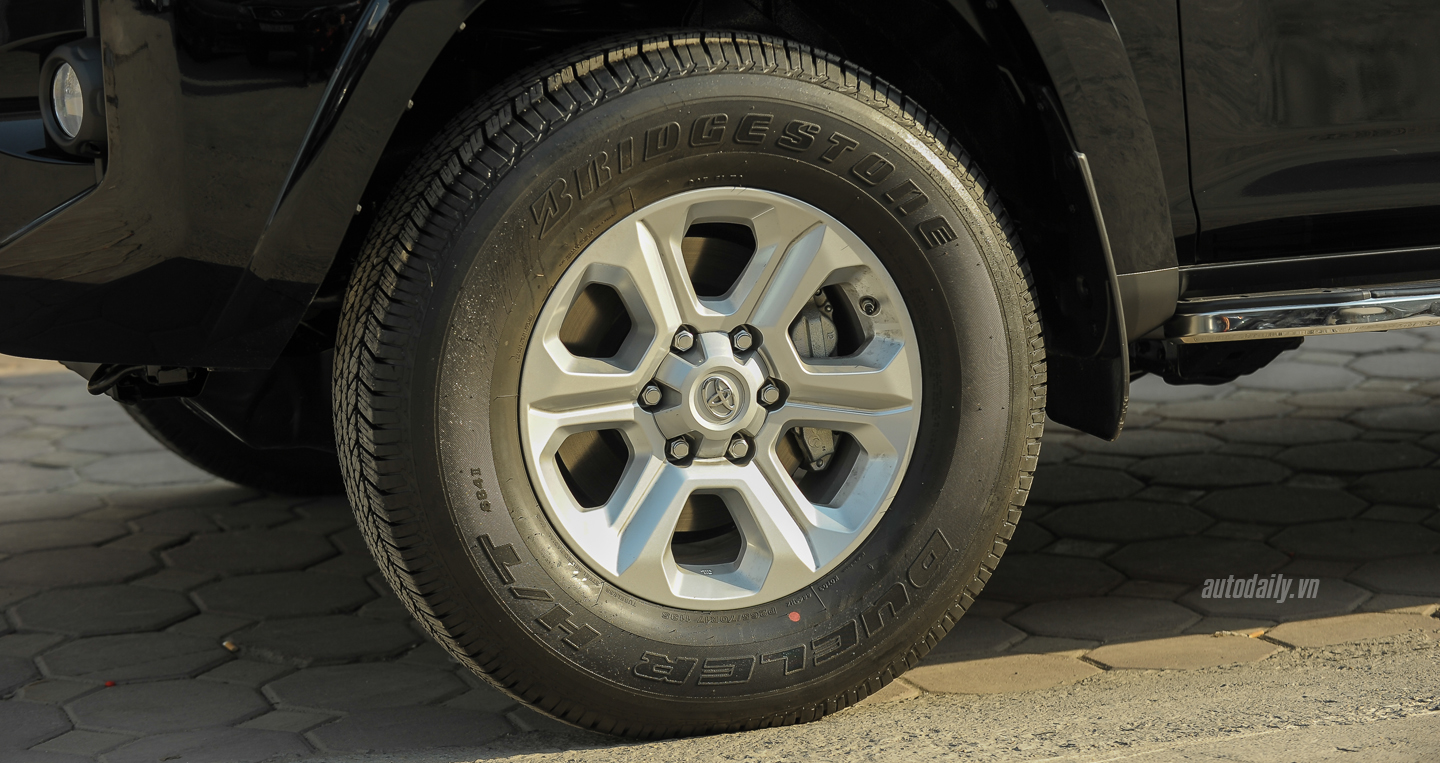 Ảnh chi tiết Toyota 4Runner SR5 2016 tại Hà Nội toyota 4runner 2016 (6).JPG