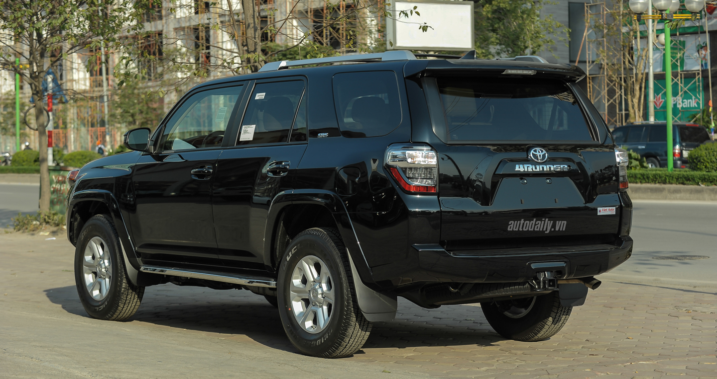 Ảnh chi tiết Toyota 4Runner SR5 2016 tại Hà Nội toyota 4runner 2016 (8).jpg