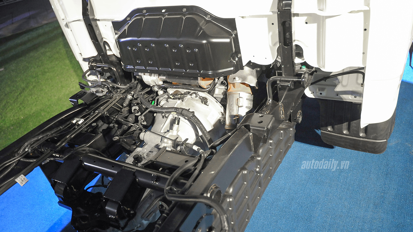 Giá từ 325 triệu đồng, xe tải nhỏ của Hyundai có gì hấp dẫn tài xế Việt? H100 (14).JPG