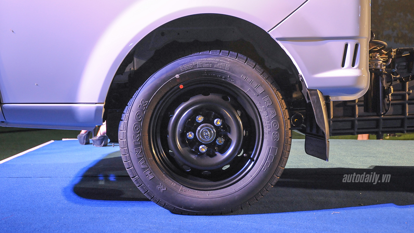 Giá từ 325 triệu đồng, xe tải nhỏ của Hyundai có gì hấp dẫn tài xế Việt? H100 (19).JPG