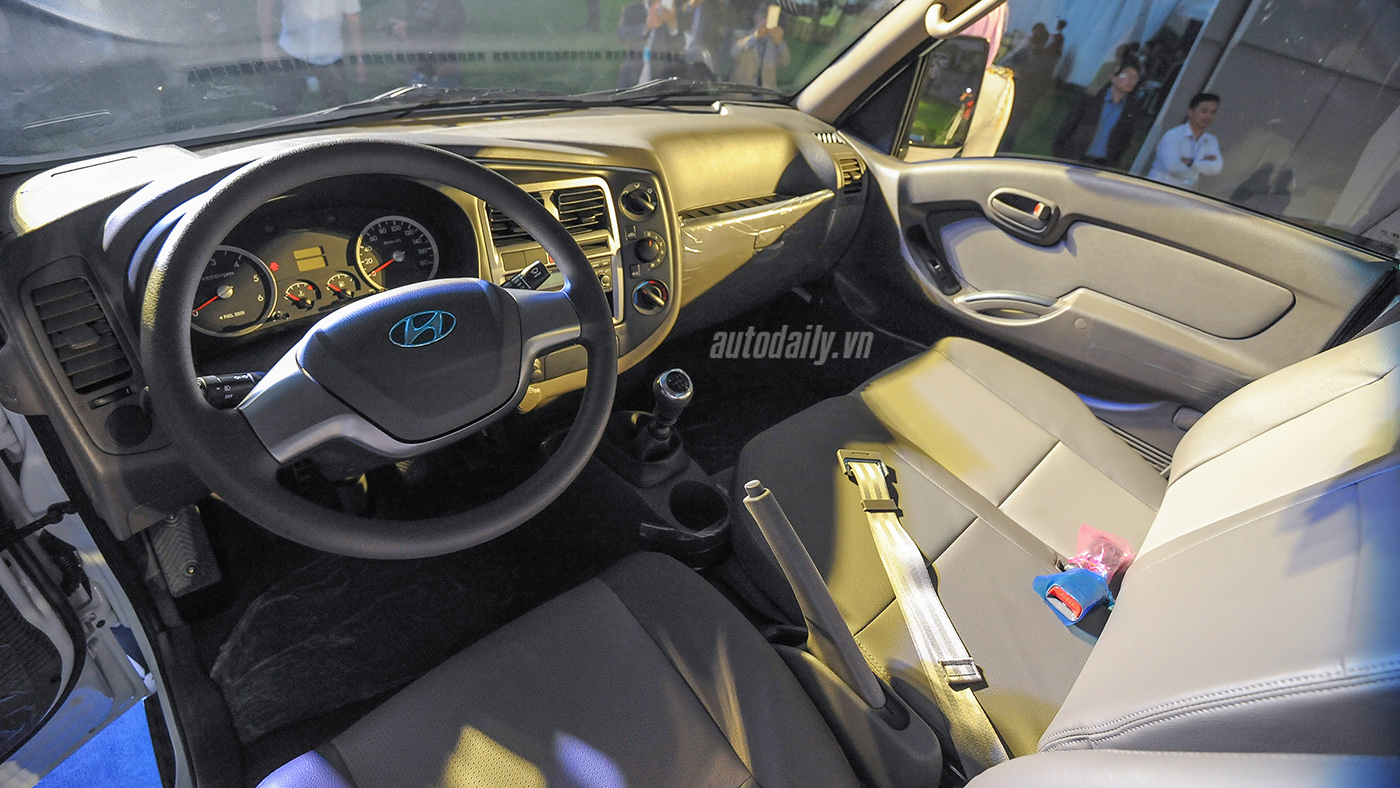 Giá từ 325 triệu đồng, xe tải nhỏ của Hyundai có gì hấp dẫn tài xế Việt? H100 (28).JPG