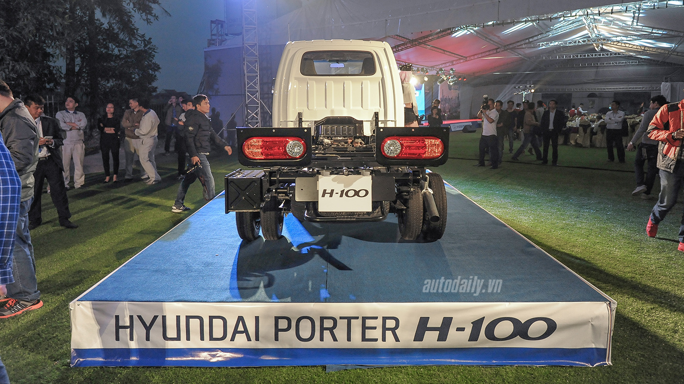 Giá từ 325 triệu đồng, xe tải nhỏ của Hyundai có gì hấp dẫn tài xế Việt? H100 (5).JPG