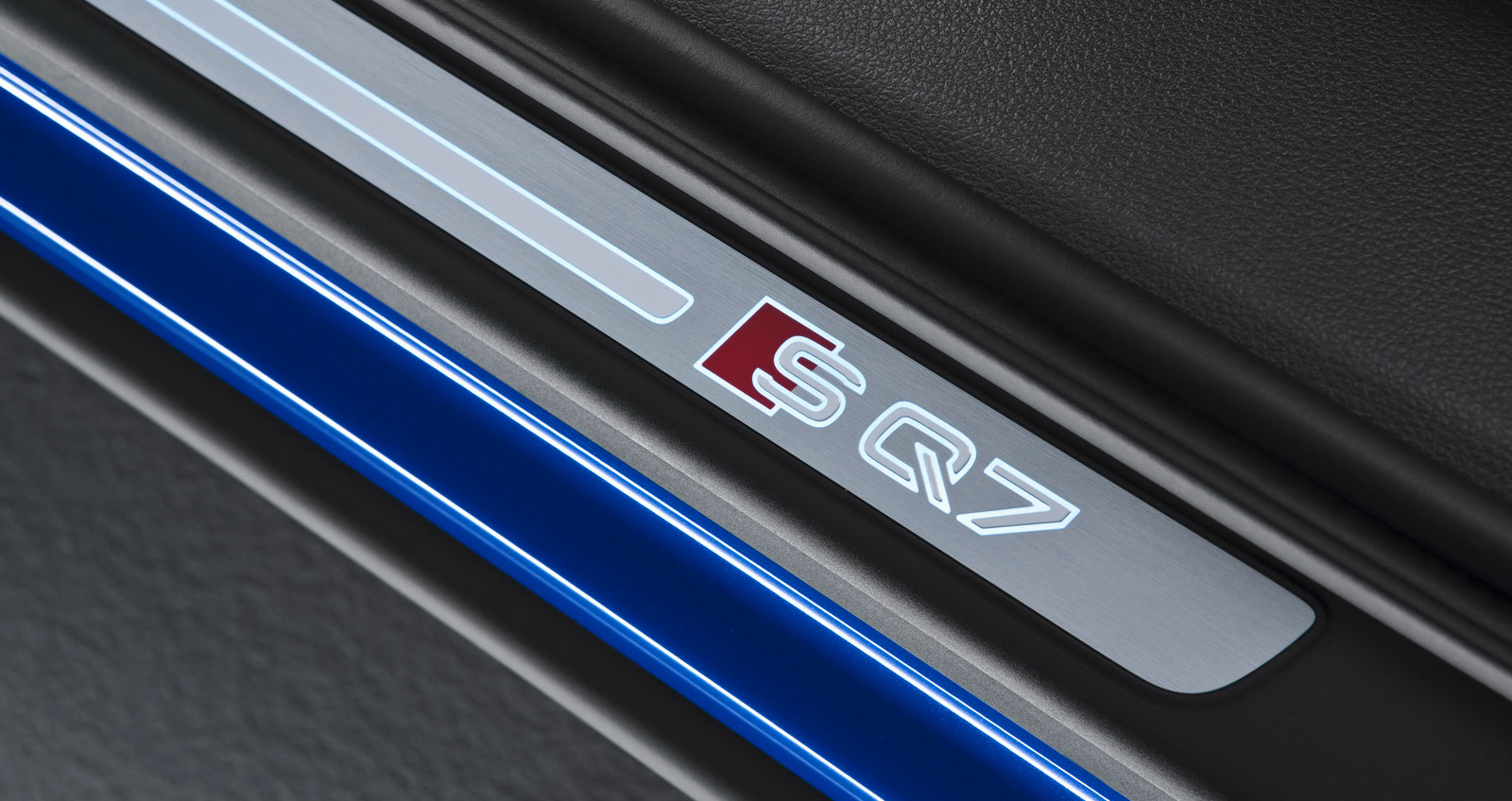 Ảnh chi tiết Audi SQ7 TDI 2017-Audi-SQ7-TDI-19.jpg