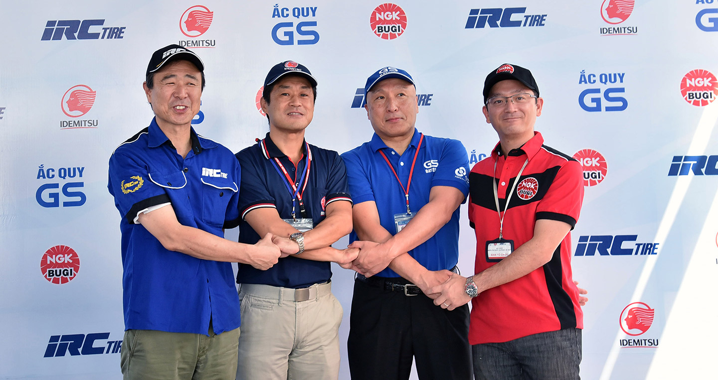 Hơn 1.000 xe máy được chăm sóc miễn phí tại Bình Dương 5.-Sự-chung-tay-của-4-thương-hiệu-Nhật-Bản-hàng-đầu-trong-ngành-phụ-tùng-xe-máy-mang-đến-nhiều-lợi-ích-cho-khách-Việt-.jpg