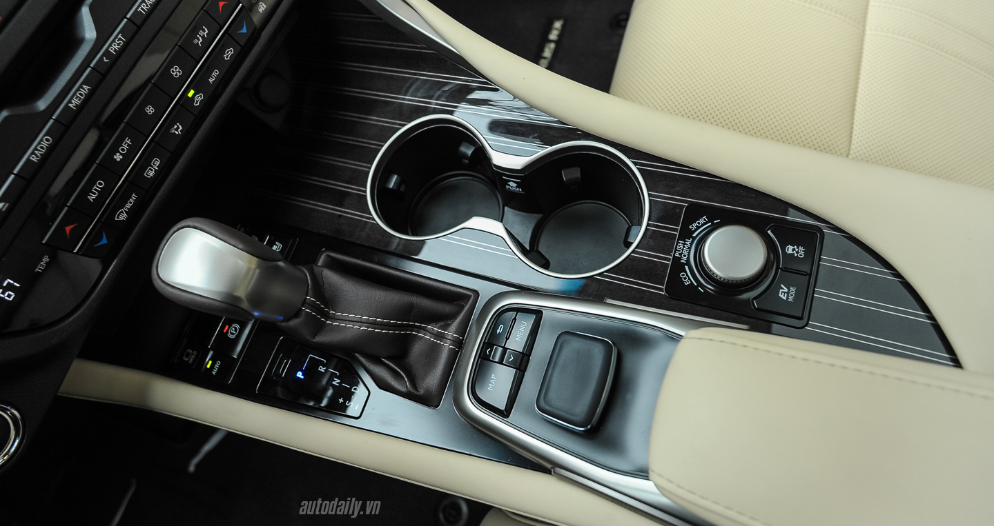 Ảnh chi tiết nội thất Lexus RX450h Hybrid 2016 lexus RX (24).jpg