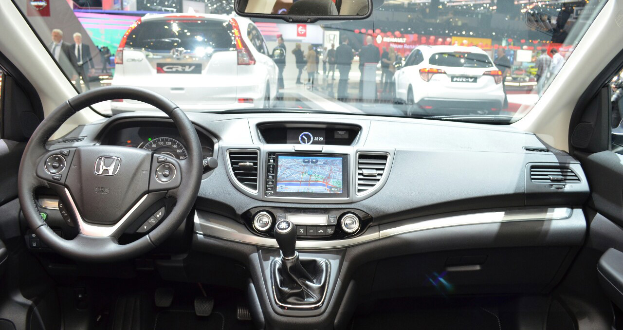 Honda CR-V Black Edition trình làng Honda-CR-V-Black-edition-dashboard-at-GIMS-2016.jpg