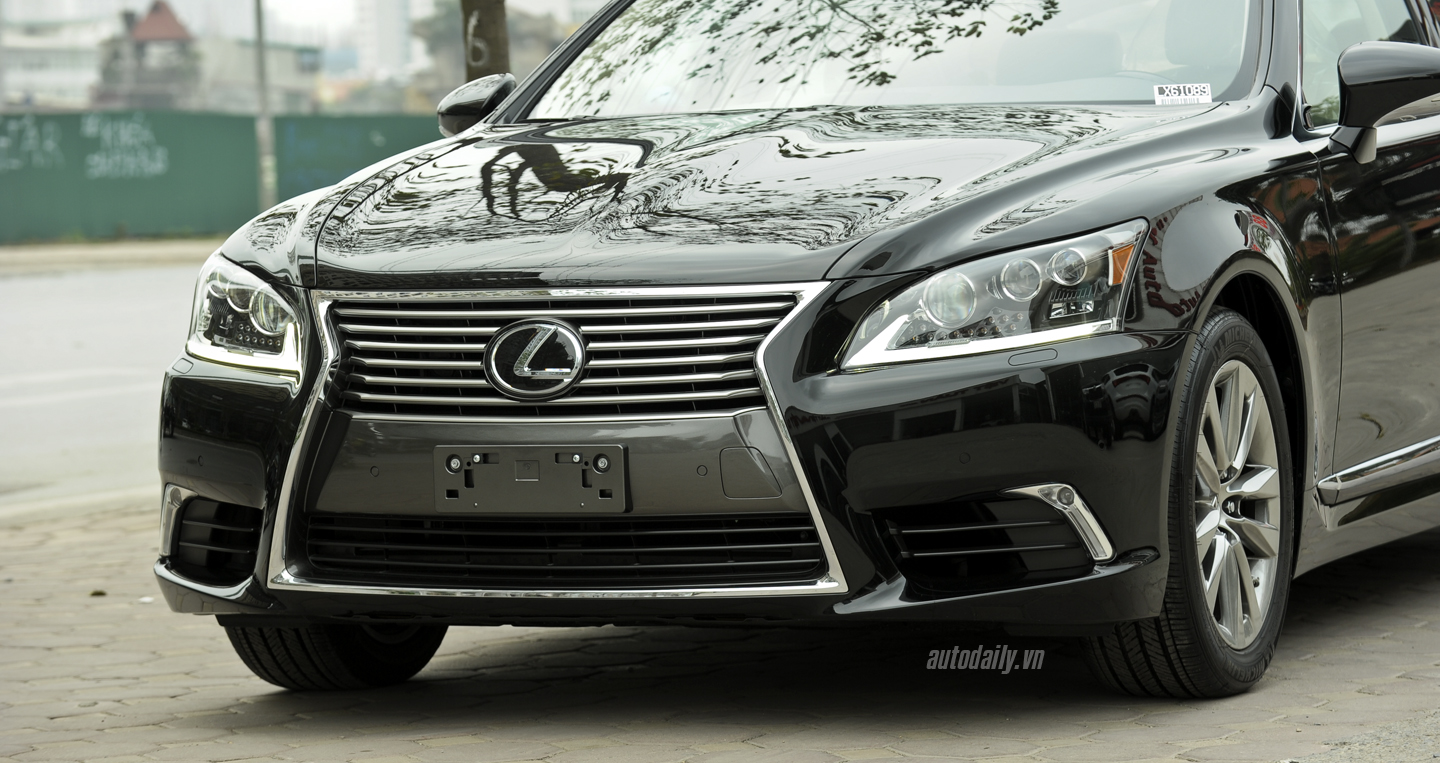 Cận cảnh sedan hạng sang Lexus LS460L 2016 tại Hà Nội Lexus LS460L 2016 (13).jpg
