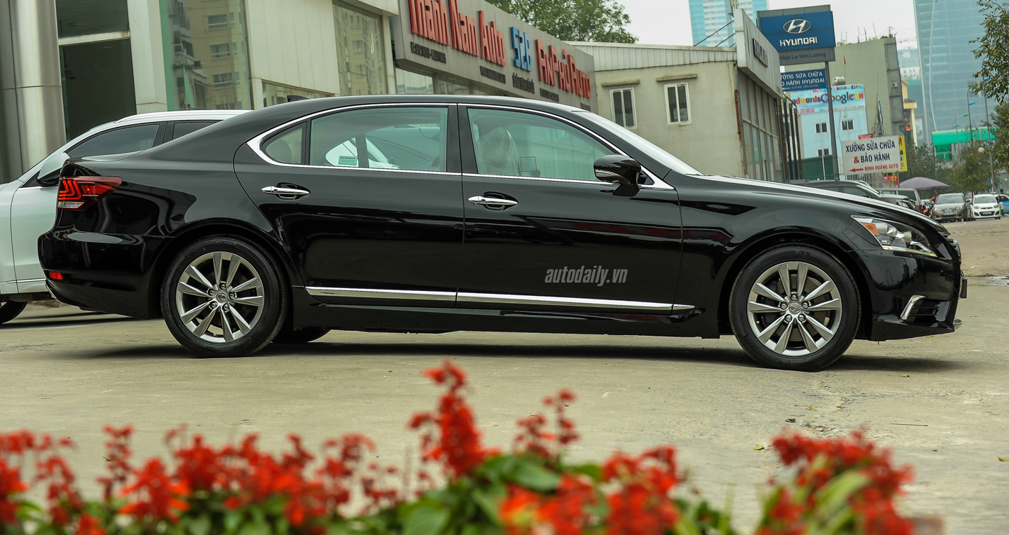 Cận cảnh sedan hạng sang Lexus LS460L 2016 tại Hà Nội Lexus LS460L 2016 (29).jpg