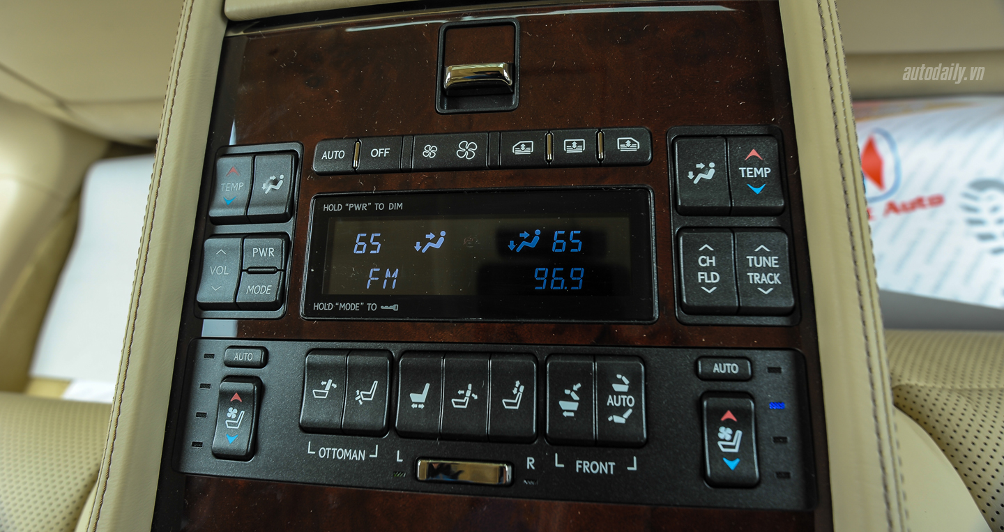 Chi tiết nội thất Lexus LS460L 2016 tại Hà Nội Lexus LS460L 2016 (4).jpg