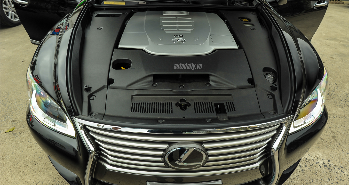 Cận cảnh sedan hạng sang Lexus LS460L 2016 tại Hà Nội Lexus LS460L 2016 (7).jpg