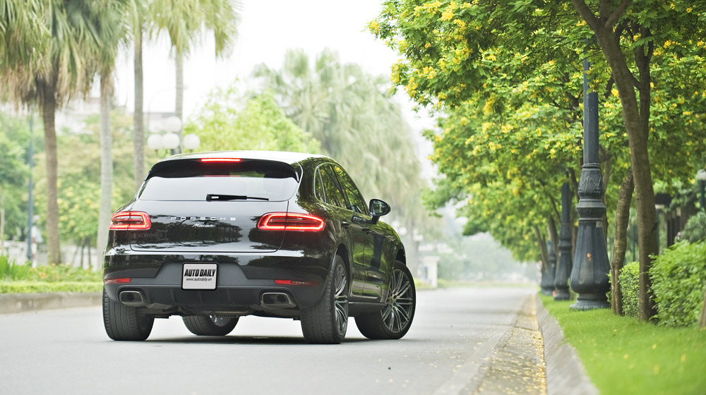 Range Rover Evoque vs. Porsche Macan: Cân sức cân tài posche macan (21).jpg