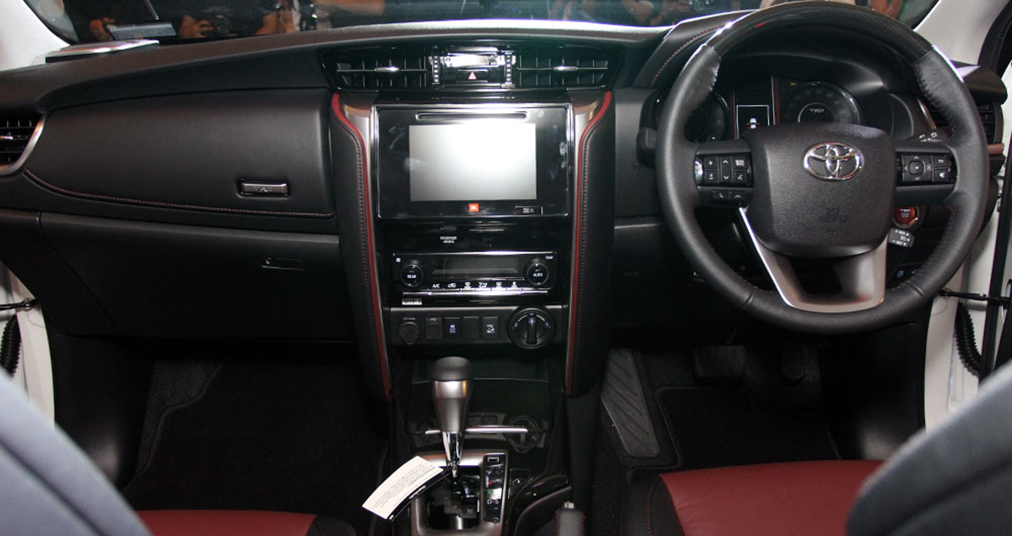Toyota Fortuner TRD Sportivo 2016 chính thức ra mắt, giá 47.367 USD Fortuner TRD (3).JPG
