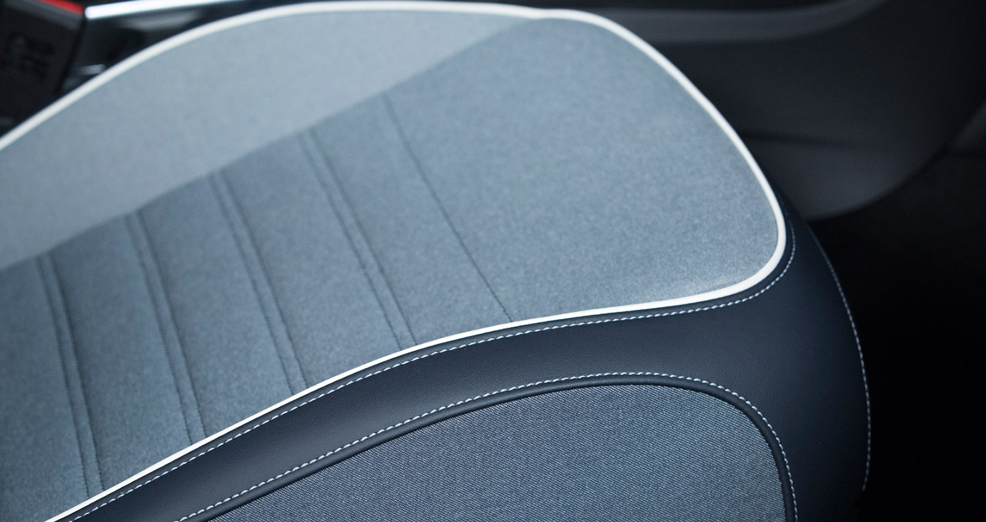 Ảnh chi tiết VW Beetle Convertible Denim 2016 VW Beetle Convertible Denim (5).jpg