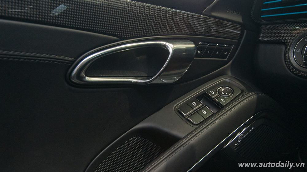 Ảnh chi tiết Porsche 911 Turbo S Porsche_911_Turbo_S (30).jpg