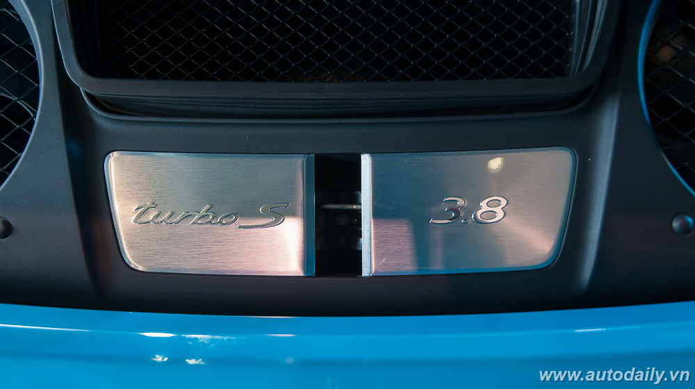 Tìm hiểu Porsche 911 Turbo S giá 14,5 tỷ đồng tại Việt Nam Porsche_911_Turbo_S (41).jpg