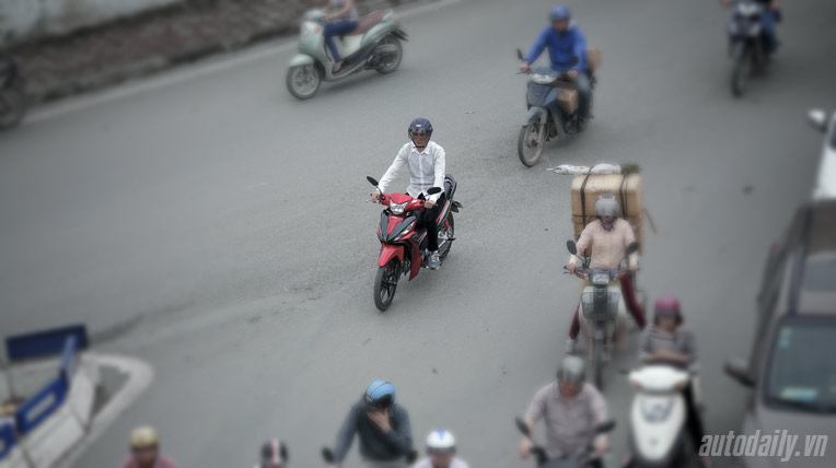 Xe máy đi sai làn bị phạt bao nhiêu? RSX 2014 (20).jpg