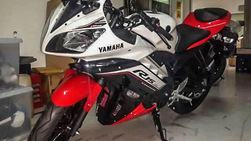 Rò rỉ hình ảnh Yamaha YZF-R15 phiên bản 2016 2016-Yamaha-R15-red-white-spied-in-Indonesia.jpg