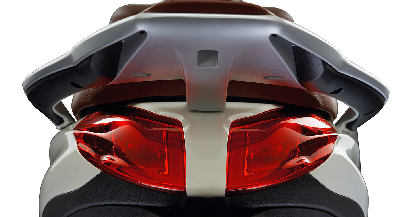 Ảnh chi tiết Piaggio Medley piaggio-medley (4).jpg