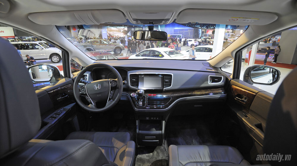 Honda Odyssey chốt giá gần 2 tỷ tại Việt Nam honda-odyssey-vms-2015 (10).jpg