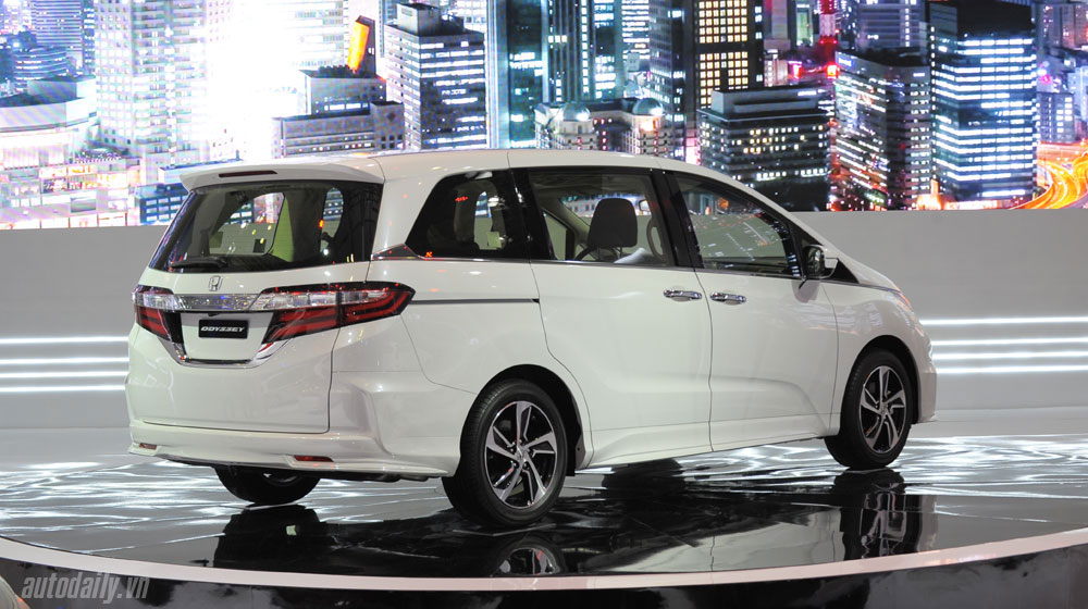 Honda Odyssey chốt giá gần 2 tỷ tại Việt Nam honda-odyssey-vms-2015 (2).jpg