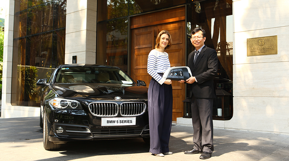 Euro Auto bàn giao xe BMW 520i tới khách sạn 5 sao BMW.jpg