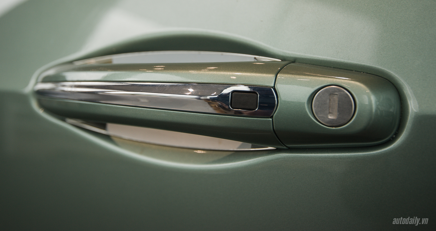 Ảnh chi tiết Bentley Continental GT V8 màu độc tại Việt Nam bentley Continental GT V8 (13).JPG