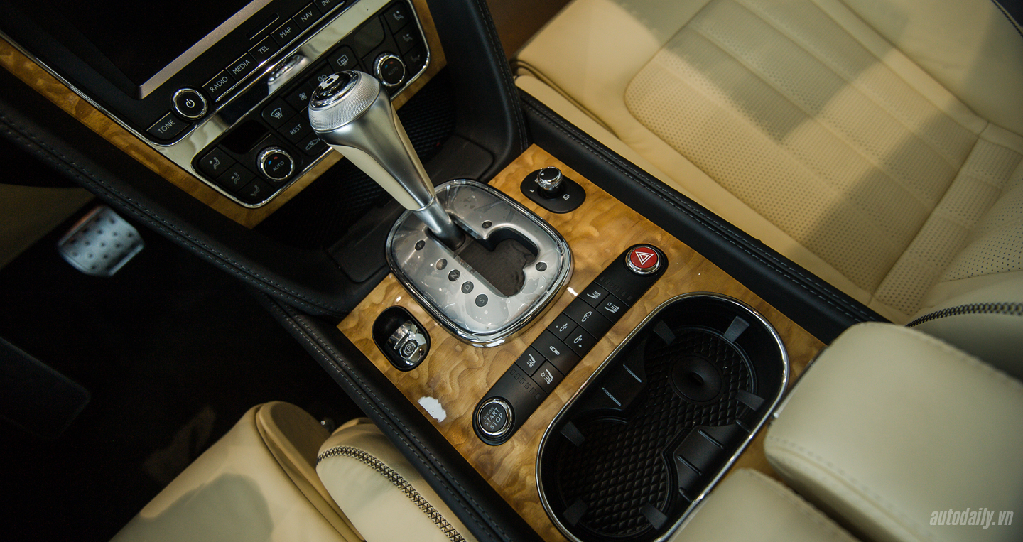 Ảnh chi tiết Bentley Continental GT V8 màu độc tại Việt Nam bentley Continental GT V8 (18).jpg