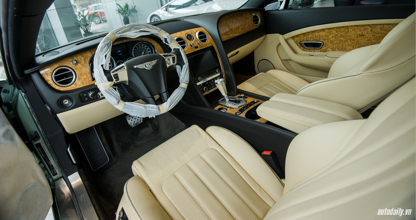 Ảnh chi tiết Bentley Continental GT V8 màu độc tại Việt Nam bentley Continental GT V8 (24).jpg