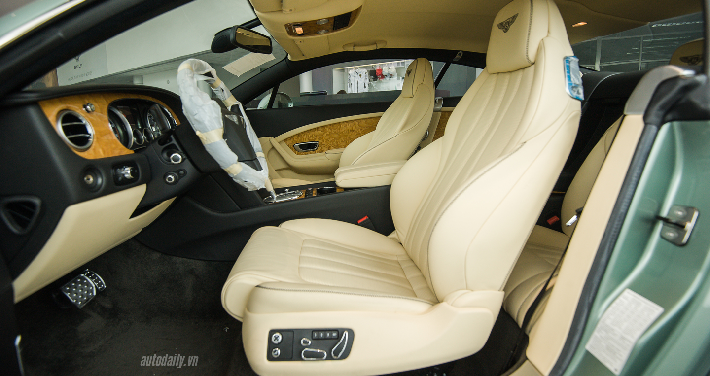 Ảnh chi tiết Bentley Continental GT V8 màu độc tại Việt Nam bentley Continental GT V8 (28).jpg