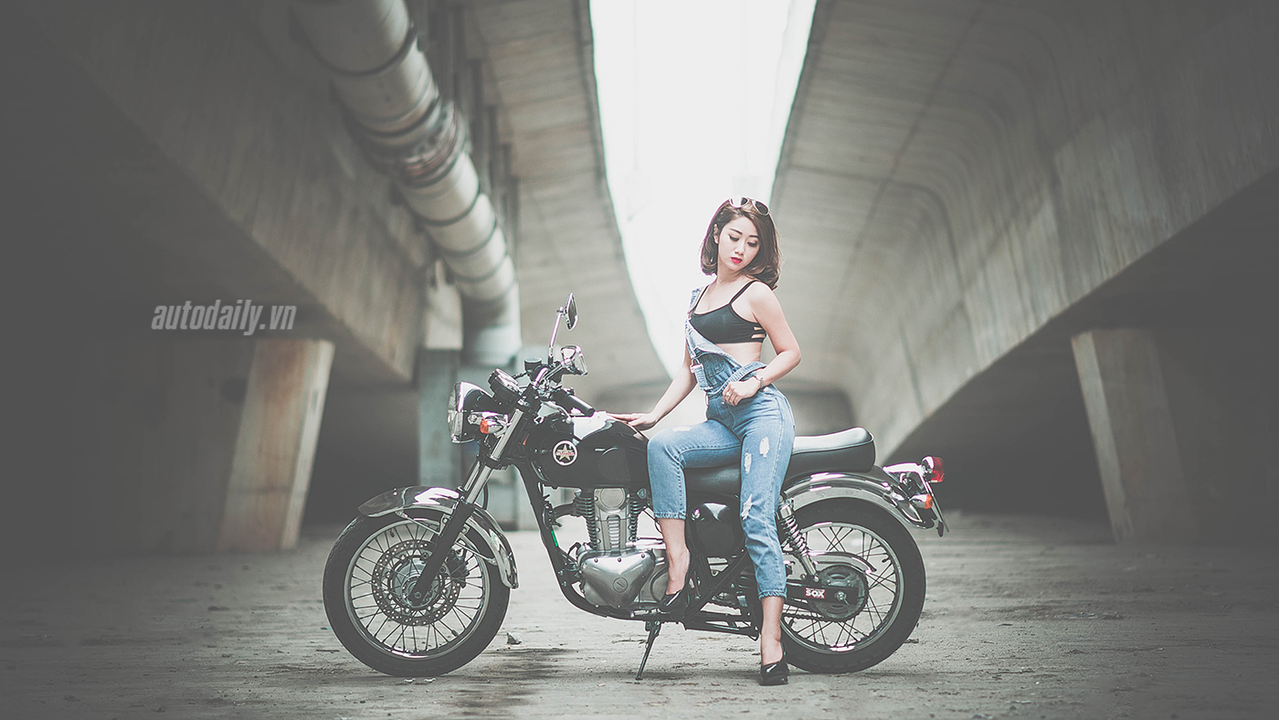 Thiếu nữ Hà Thành quyến rũ bên Kawasaki Estrella 250 Kawasaki Estrella) (23).jpg