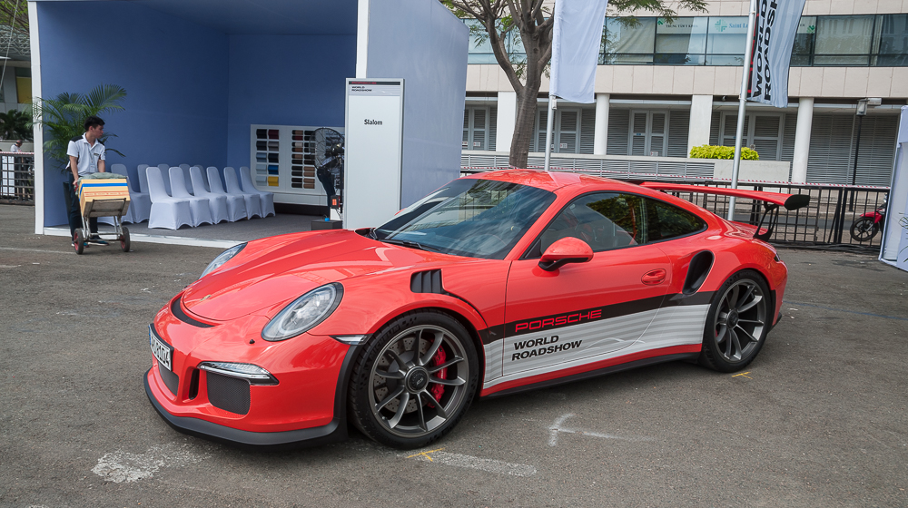 Chương trình trải nghiệm xe Porsche khai màn tại Sài Gòn _ADC9776.jpg