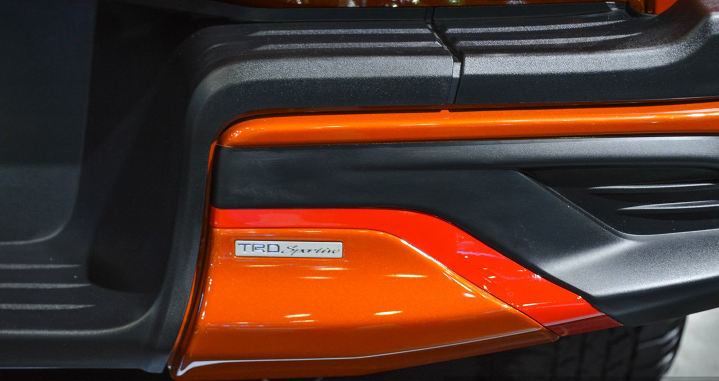 Ảnh chi tiết Toyota Hilux Revo TRD Sportivo 2016 2016-Toyota-Hilux-Revo-TRD-Sportivo-TRD-badge-at-2016-BIMS copy.jpg