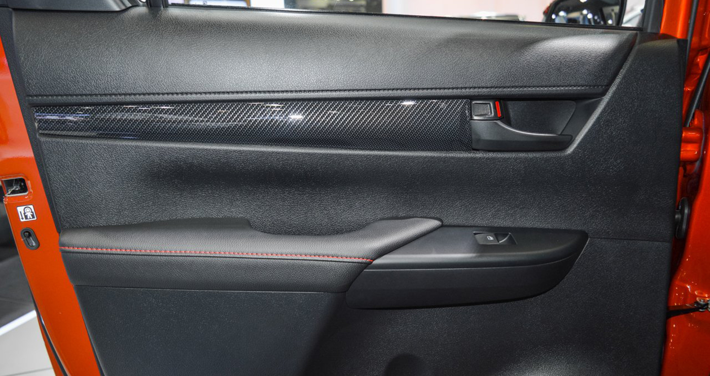 Ảnh chi tiết Toyota Hilux Revo TRD Sportivo 2016 2016-Toyota-Hilux-Revo-TRD-Sportivo-door-at-2016-BIMS copy.jpg