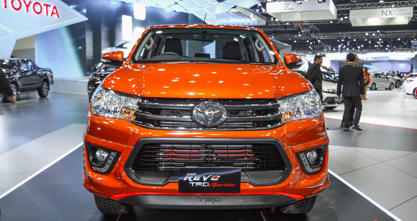 Toyota trình làng Hilux Revo TRD Sportivo 2016 2016-Toyota-Hilux-Revo-TRD-Sportivo-front-at-2016-BIMS copy.JPG