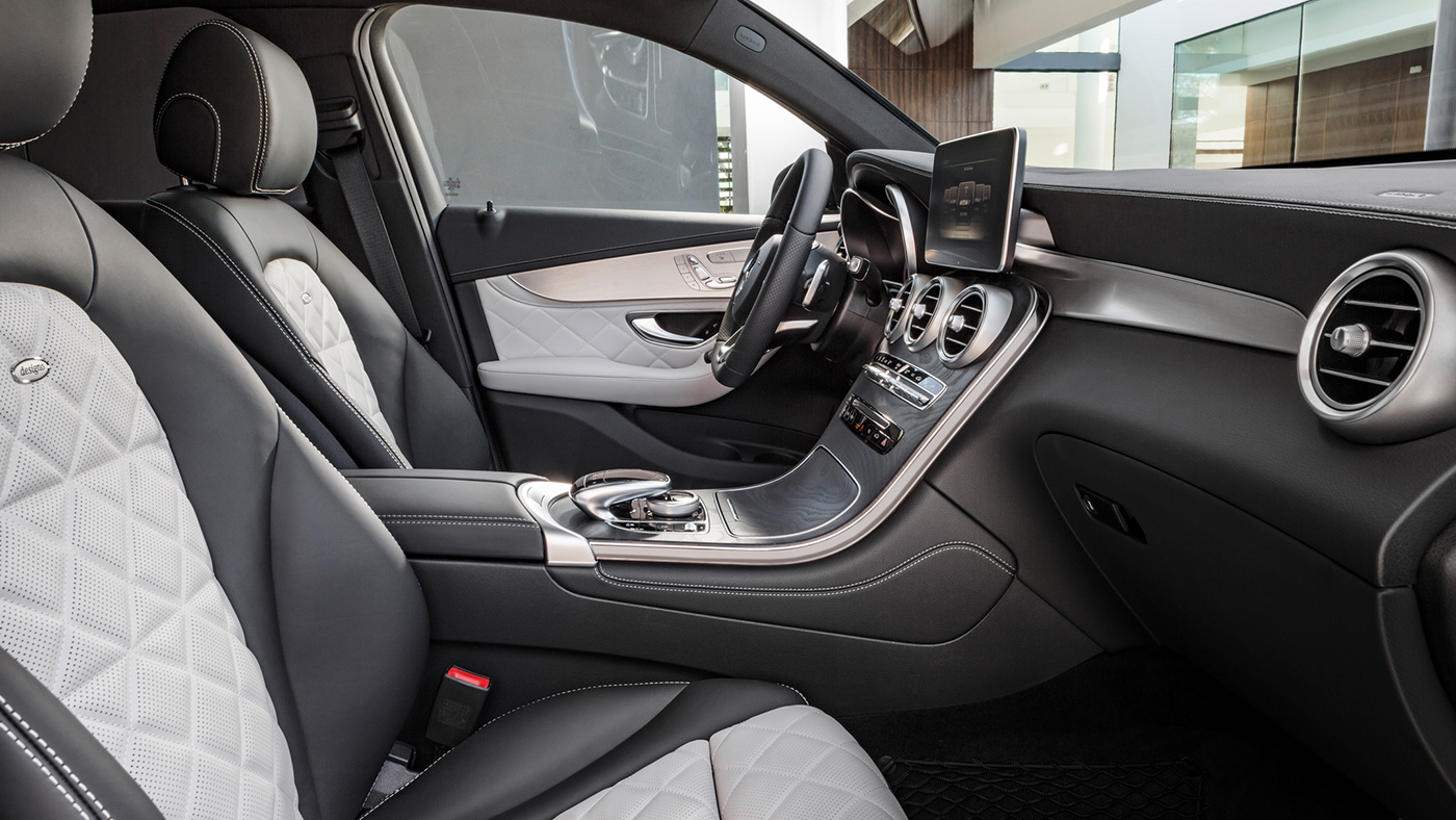 Mercedes-Benz GLC Coupe 2017 chính thức lộ diện 2017-Mercedes-Benz-GLC-Coupe-interior-1.jpg