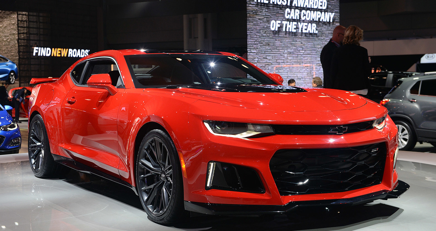 Cận cảnh Chevrolet Camaro ZL1 2017 “bằng xương, bằng thịt” 2017-Nissan-GT-R-FL-18.jpg