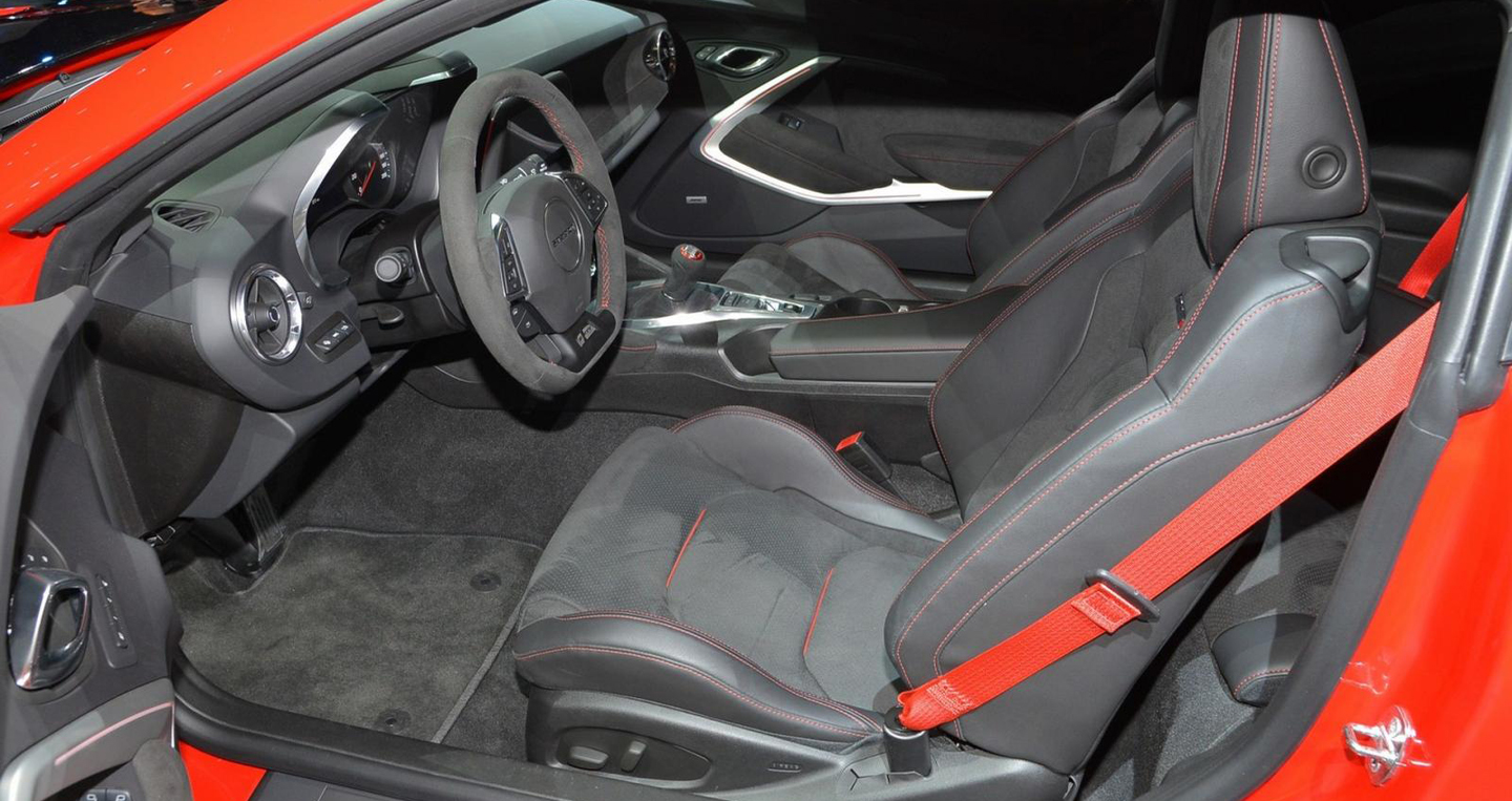 Cận cảnh Chevrolet Camaro ZL1 2017 “bằng xương, bằng thịt” Camaro ZL1 (5)-1.JPG