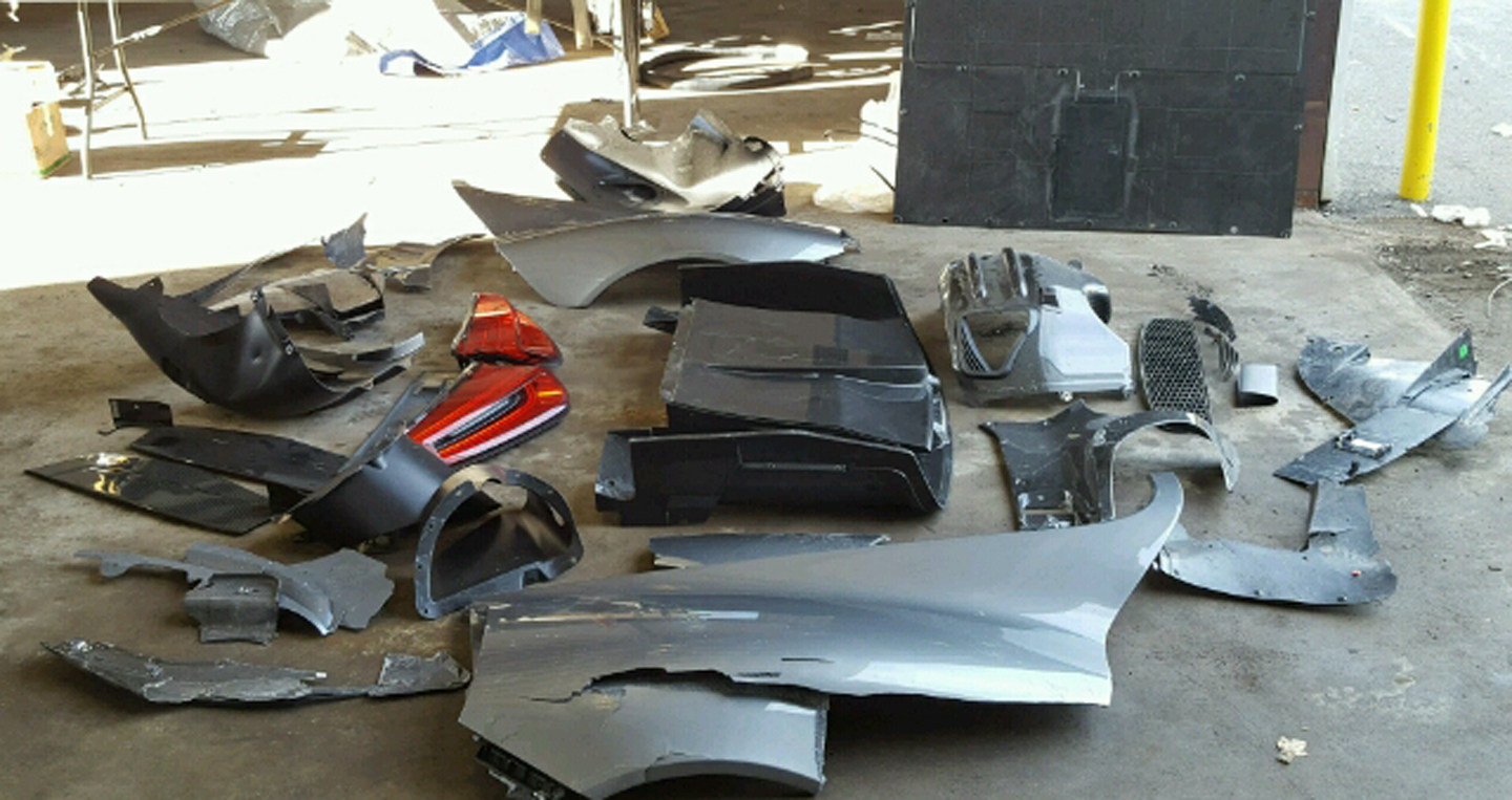 Siêu phẩm Porsche 918 Spyder “nát bét” giá 78.000 USD Porsche-918-9 copy.JPG