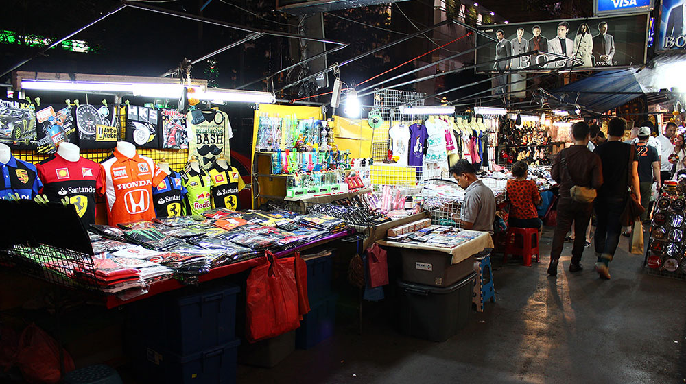 Subaru Forester và hành trình lái thử xe trên đất Thái sukhumvit-street-market.jpg