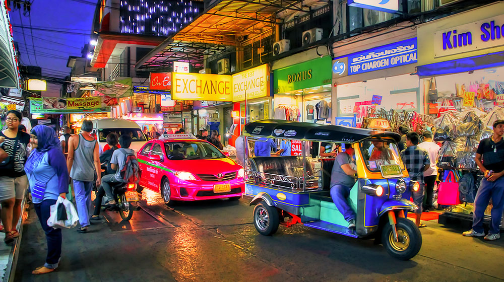 Subaru Forester và hành trình lái thử xe trên đất Thái tuktuk.jpg