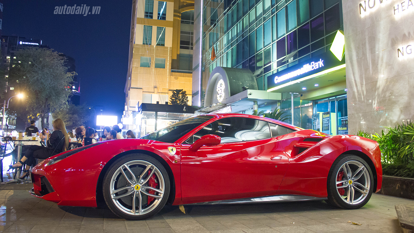 Ngắm “ngựa chồm” Ferrari 488 GTB đỏ rực trên phố Sài Gòn 488 GTB (2).jpg