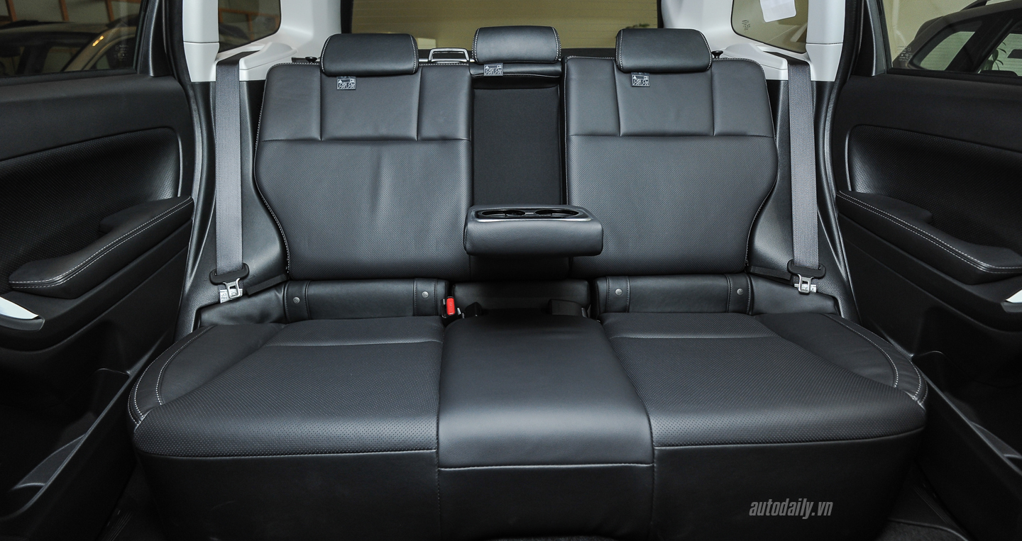 Subaru Forester XT 2016 đầu tiên về Việt Nam giá 1,66 tỷ đồng subaru forester 2016 (29).jpg