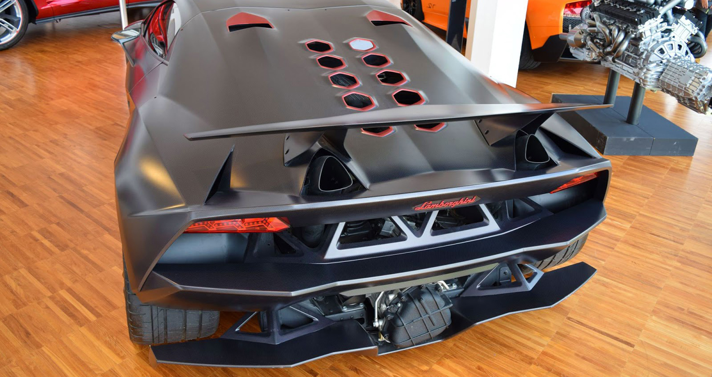 Bên trong bảo tàng hãng siêu xe Lamborghini có gì? Lamborghini-museum-37 copy.jpg