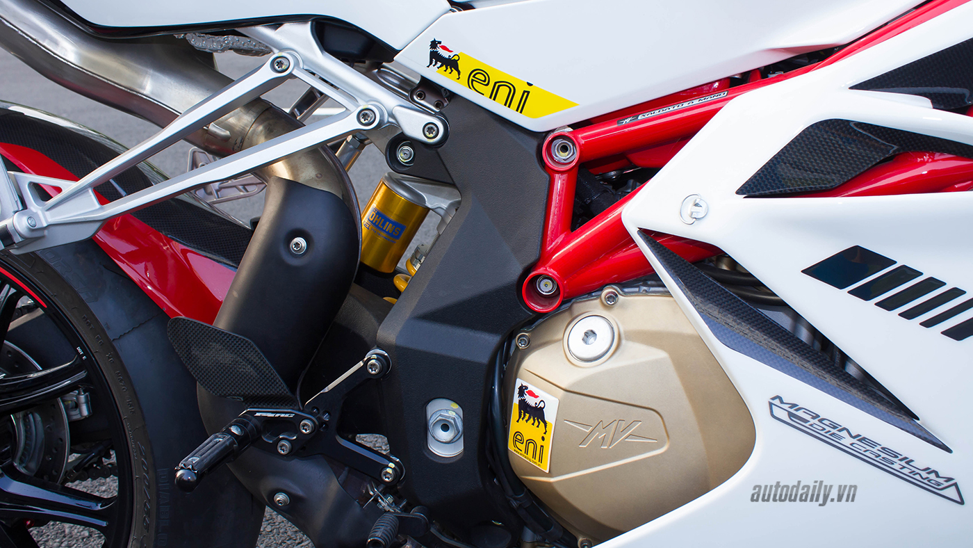 Cận cảnh “siêu phẩm đường phố” MV Agusta F4 RC tại Việt Nam MV Agusta F4 RC (27).jpg